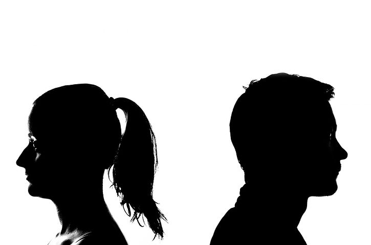 Rozwód i alimenty – jak przygotowywać się do sprawy oraz zatroszczyć się o młodych ludzi?
